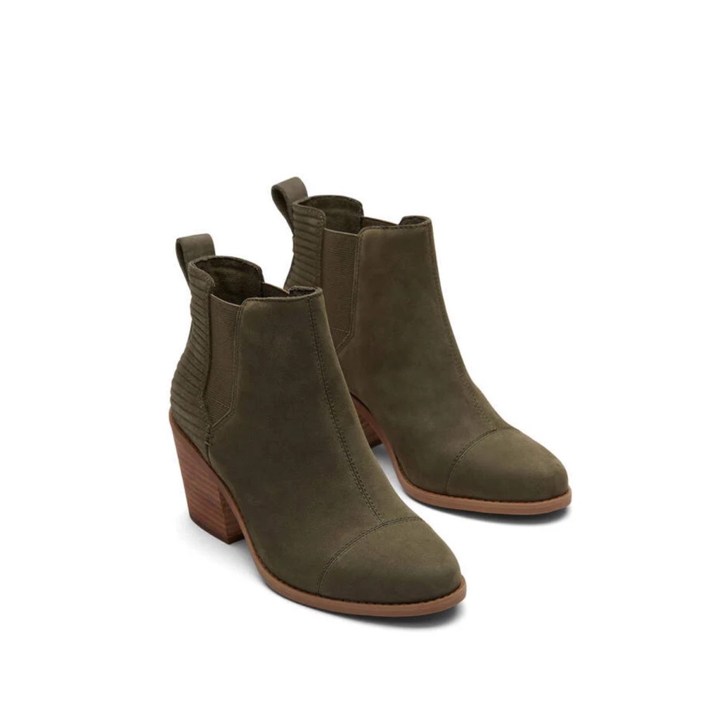 Women toms boots size 6.5 color olive green